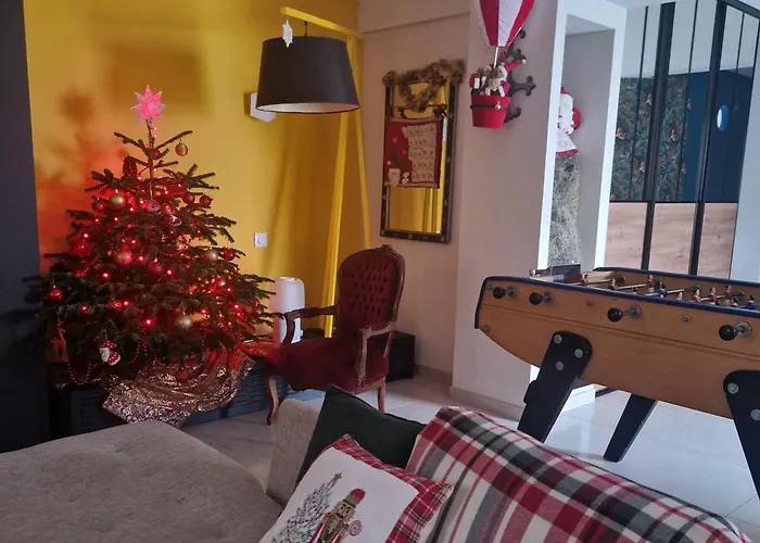 Villa Poppies Charme Et Luxe 14 Pers Prive Jardin Clos 300 M Du Debarquement A Pied Familles Groupes Evg Baby-foot *