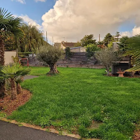 Villa Poppies Villa: Beachside Luxury With Garden & Jacuzzi *