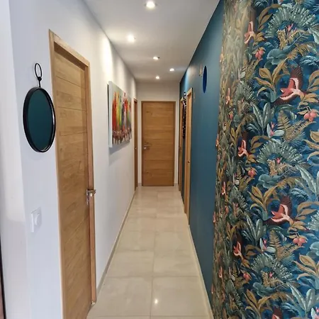 Poppies Villa: Beachside Luxury With Garden & Jacuzzi Ouistreham