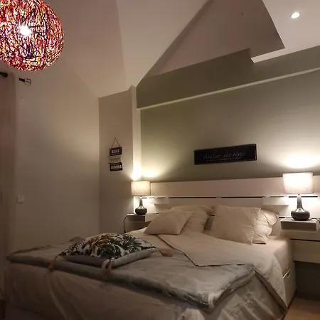 Villa Poppies Villa: Beachside Luxury With Garden & Jacuzzi *