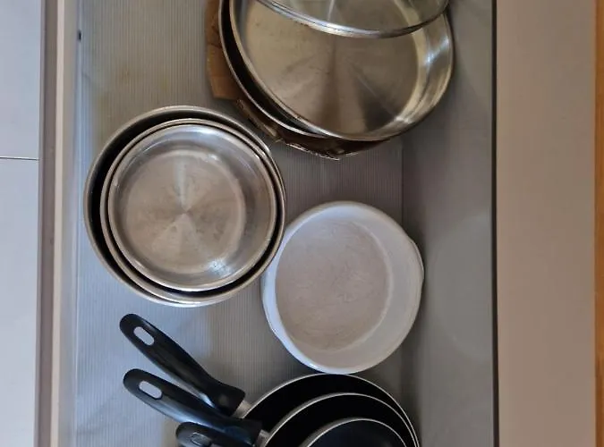 Poppies Villa: Beachside Luxury With Garden & Jacuzzi